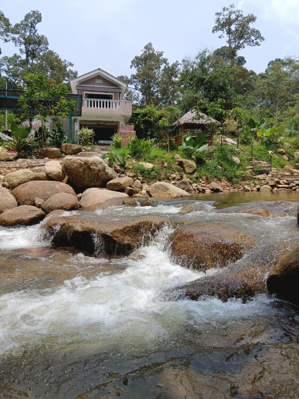 Dango1881Muslim Riverstay Padang Rengas Exterior photo
